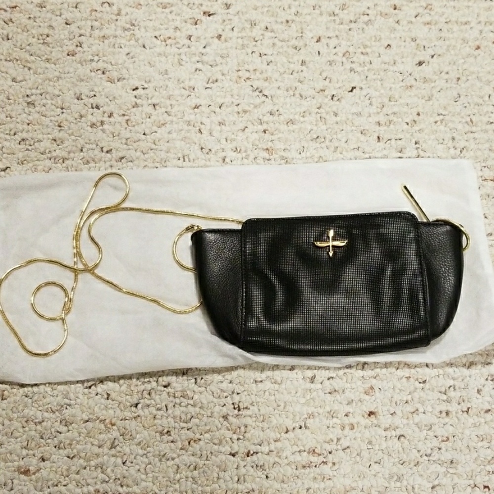 Pour La Victoire Clutch NWOT